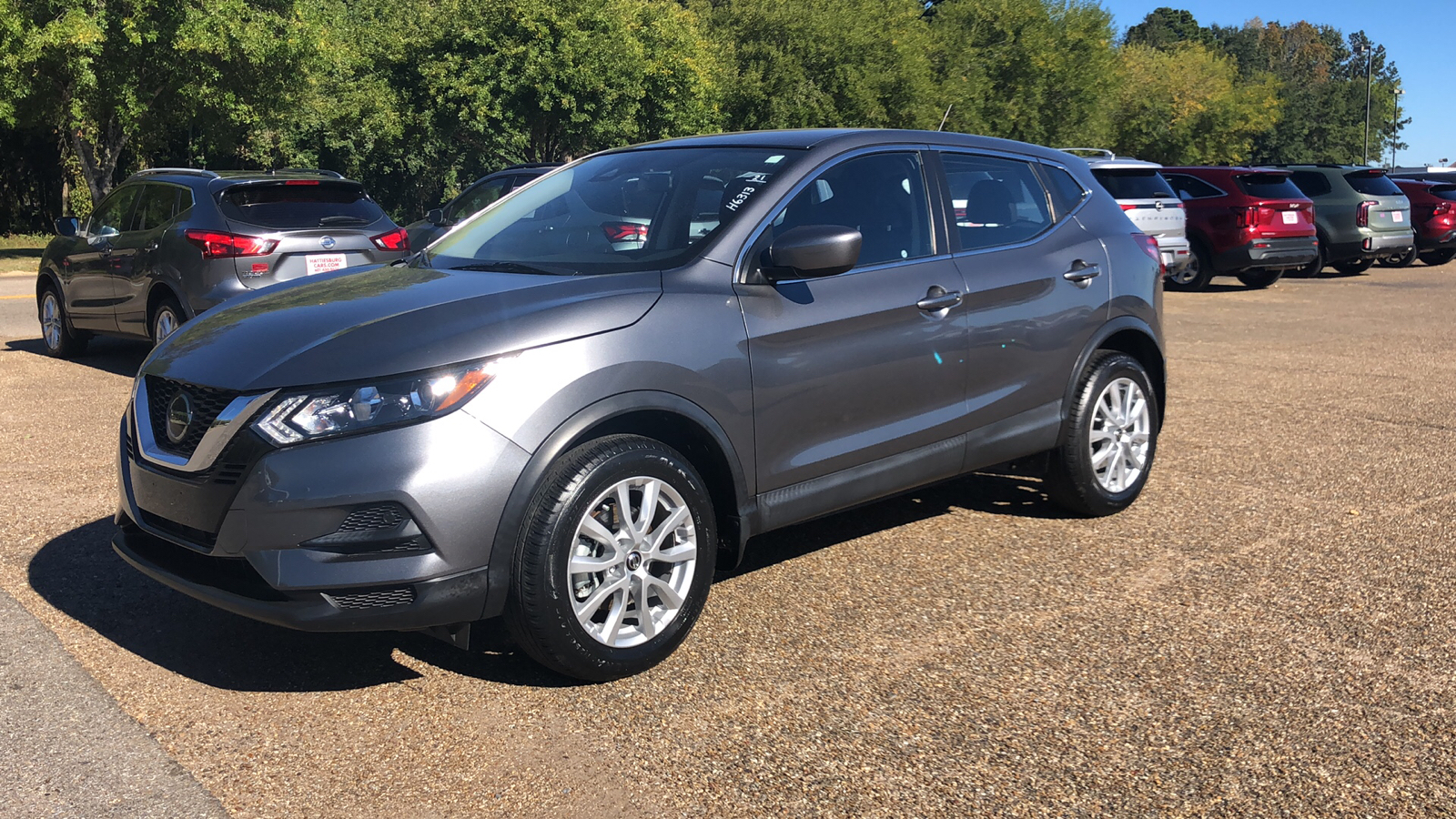 2021 Nissan Rogue Sport S 1