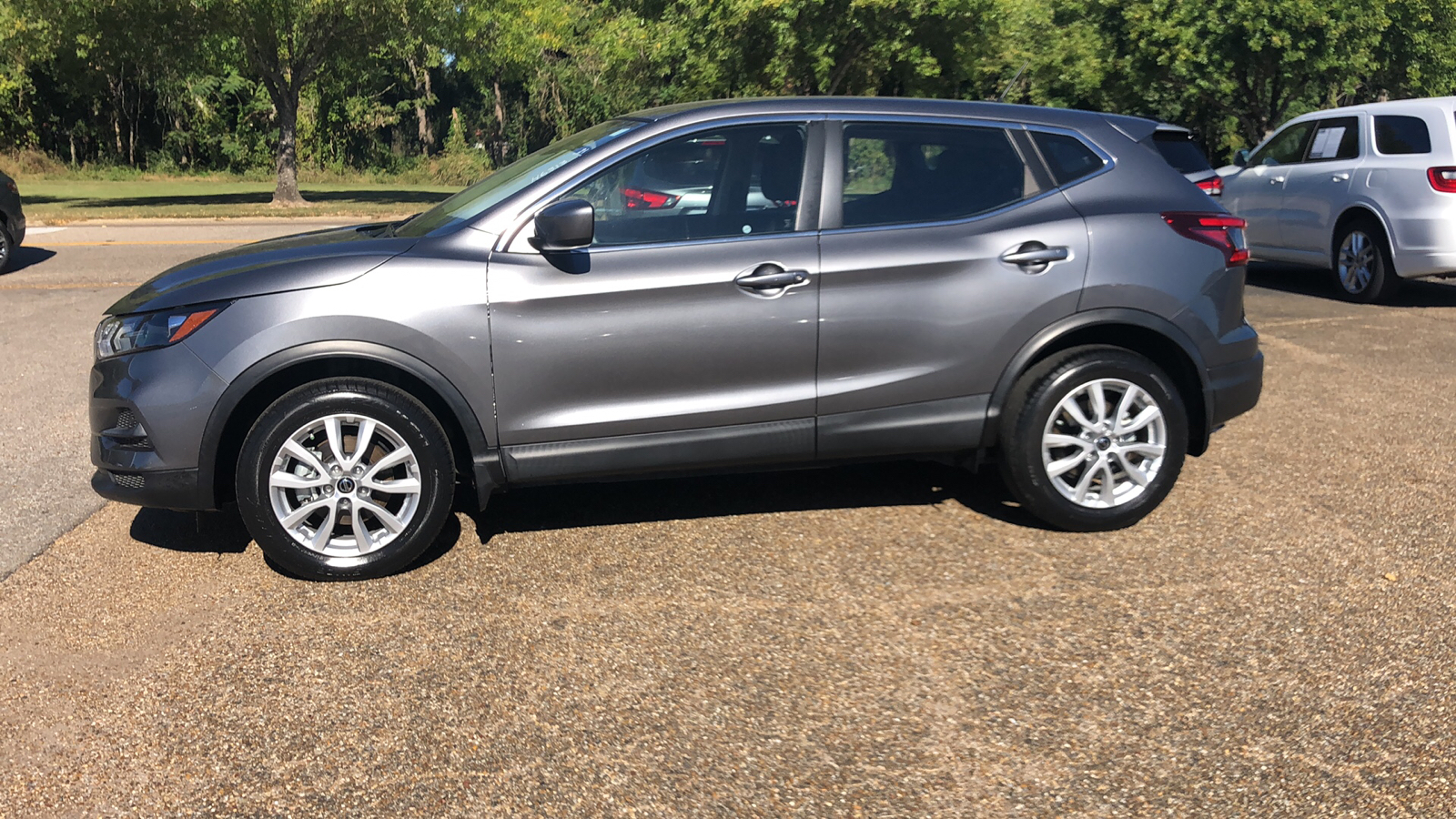 2021 Nissan Rogue Sport S 2