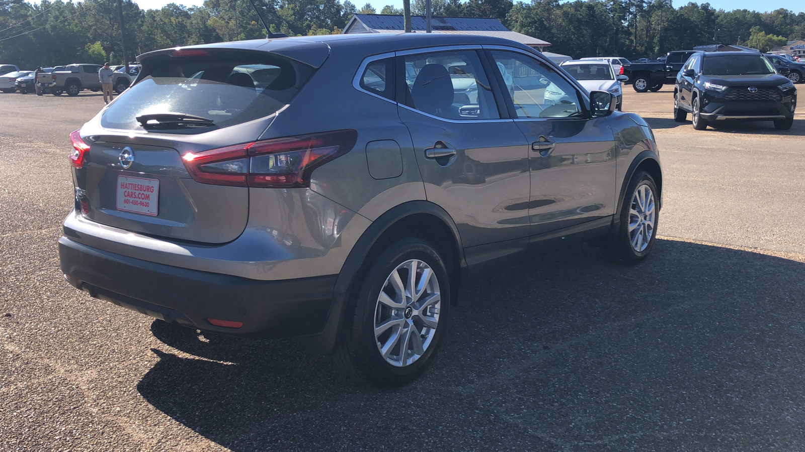 2021 Nissan Rogue Sport S 3