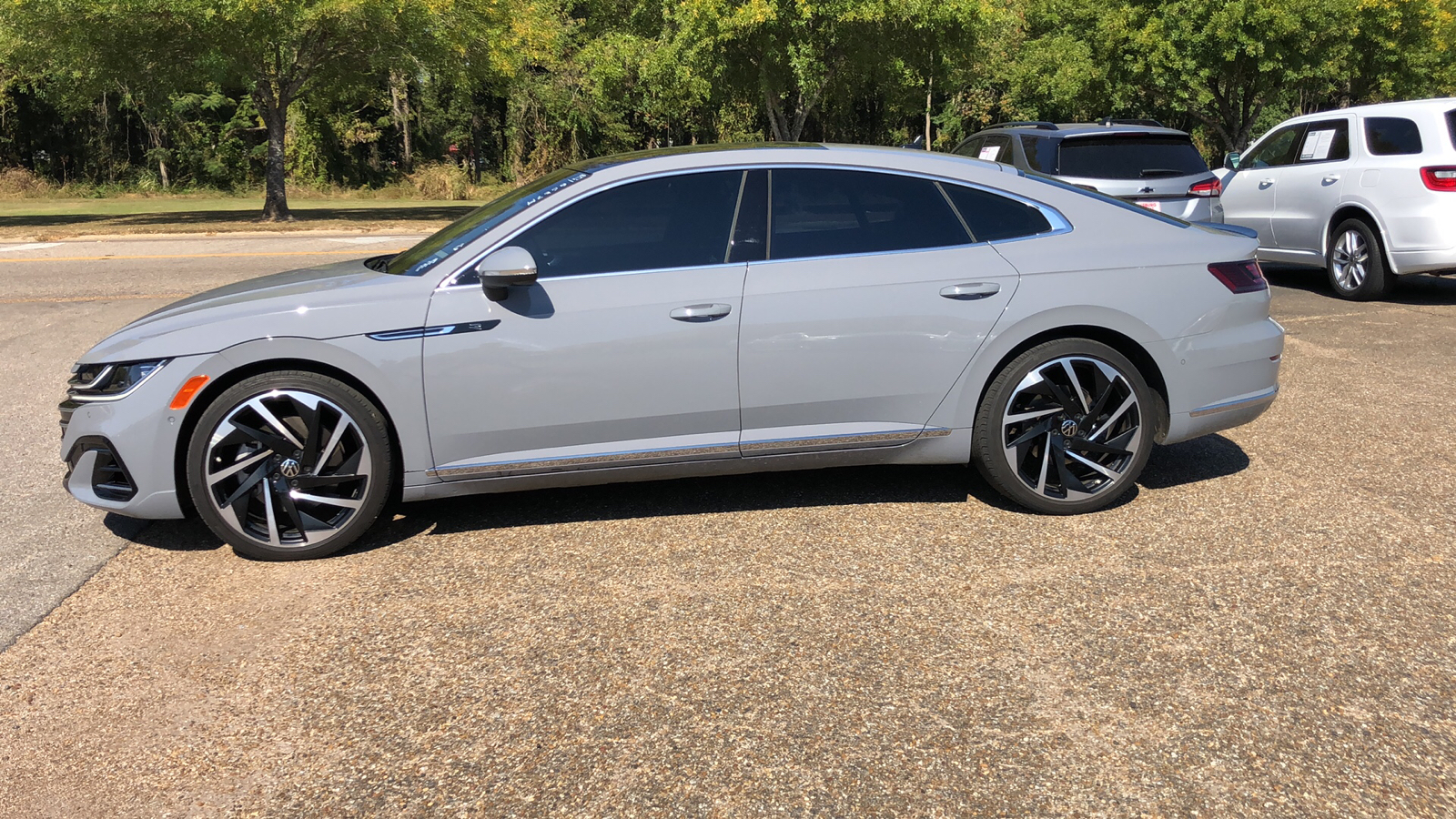 2023 Volkswagen Arteon SEL Premium R-Line 2