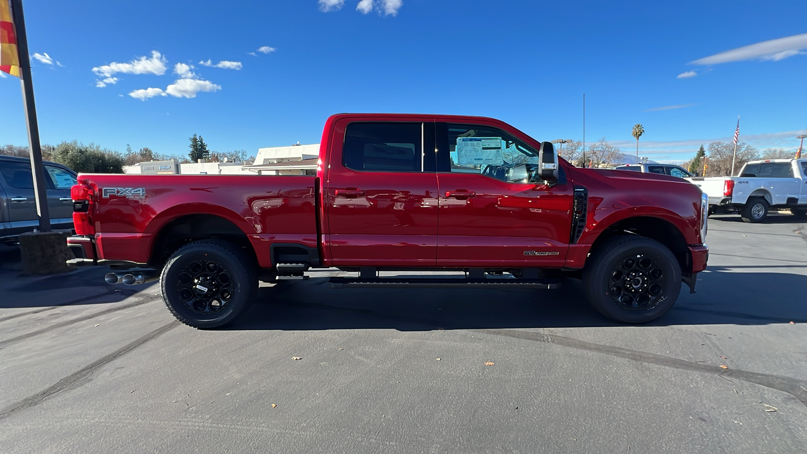 2024 Ford Super Duty F-250 SRW LARIAT 3