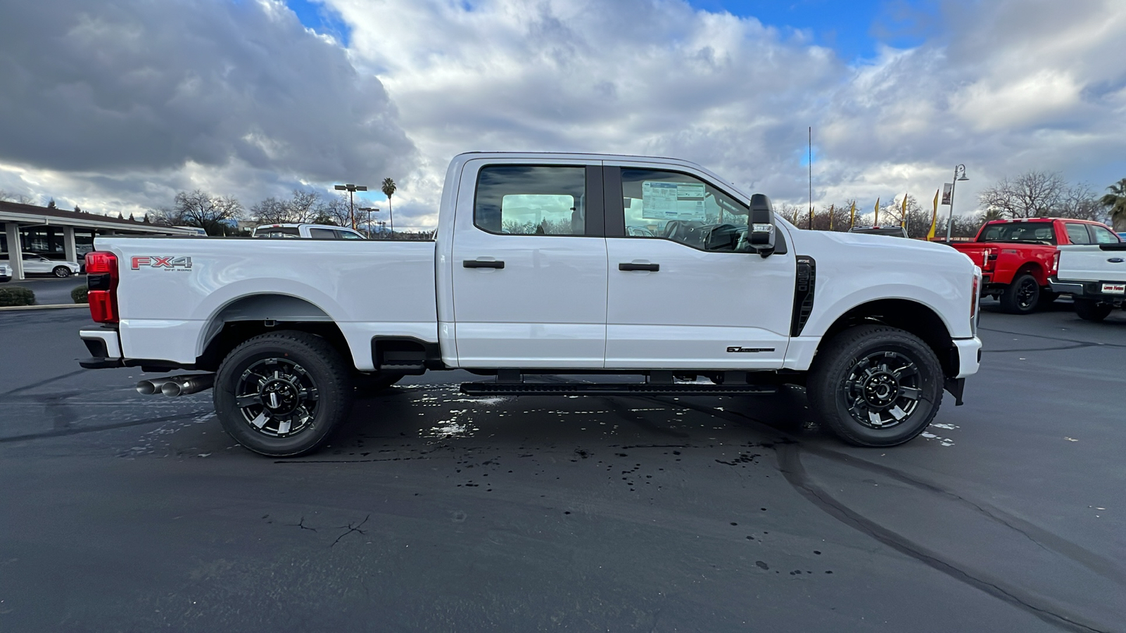 2024 Ford Super Duty F-250 SRW XL 3