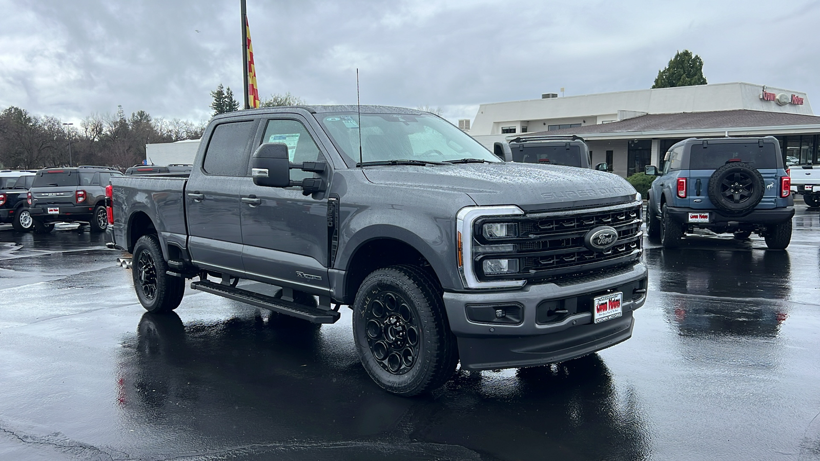 2024 Ford Super Duty F-250 SRW LARIAT 2