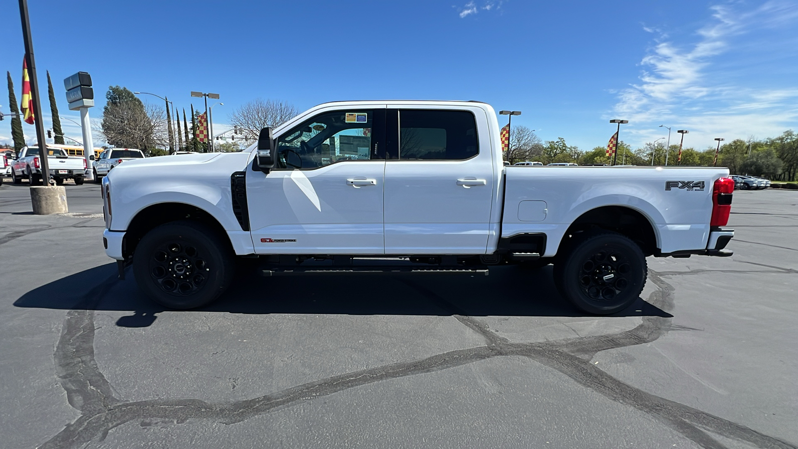 2024 Ford Super Duty F-250 SRW LARIAT 8