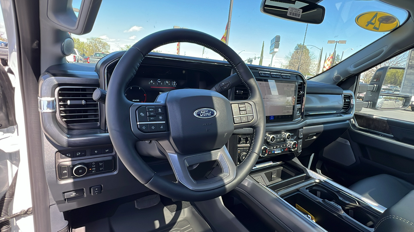 2024 Ford Super Duty F-250 SRW LARIAT 24