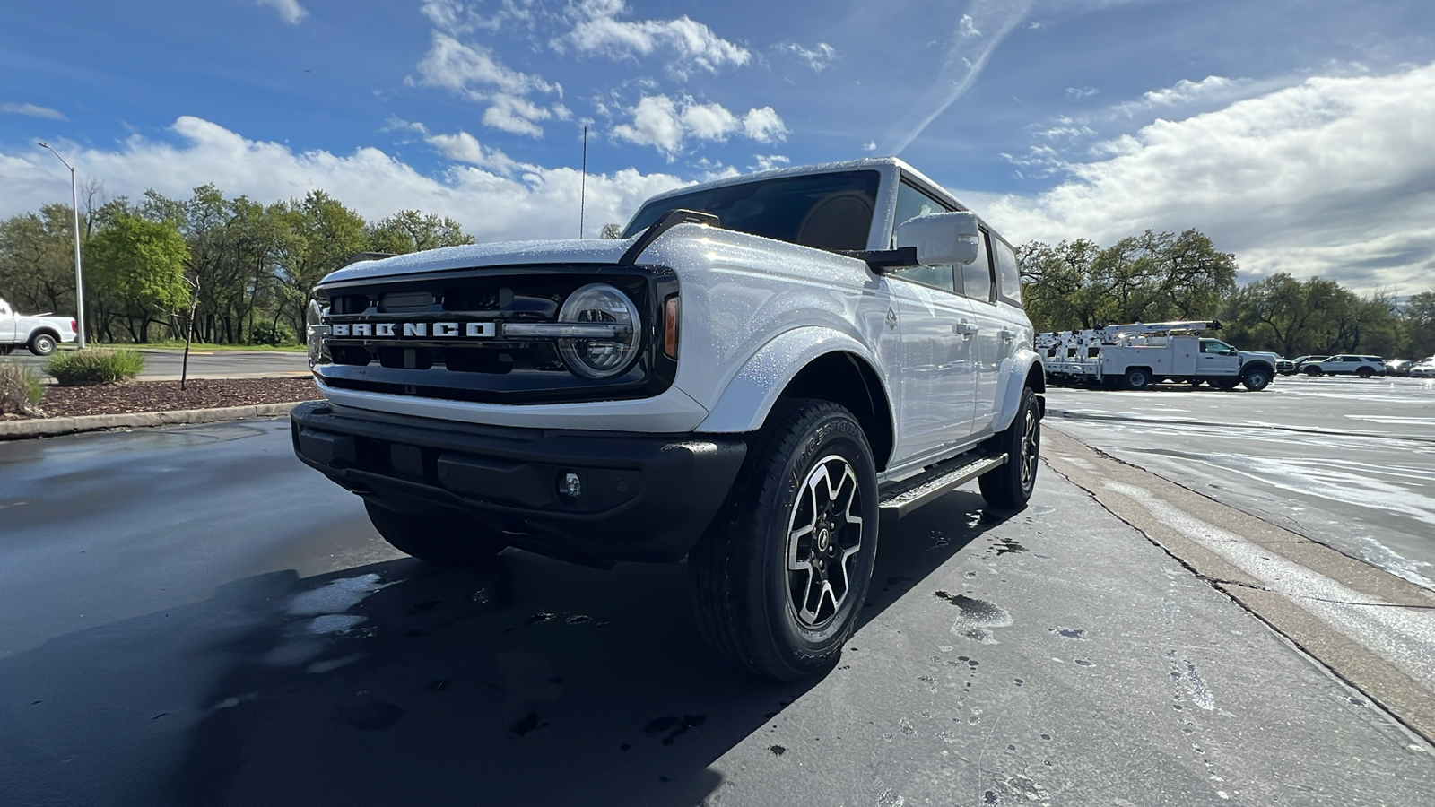 2024 Ford Bronco Outer Banks 10