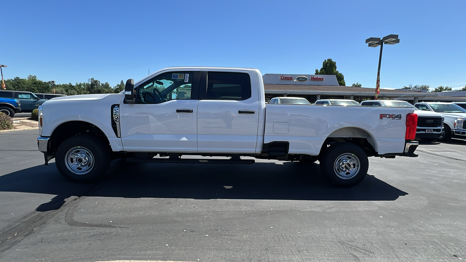 2024 Ford Super Duty F-250 SRW XL 8