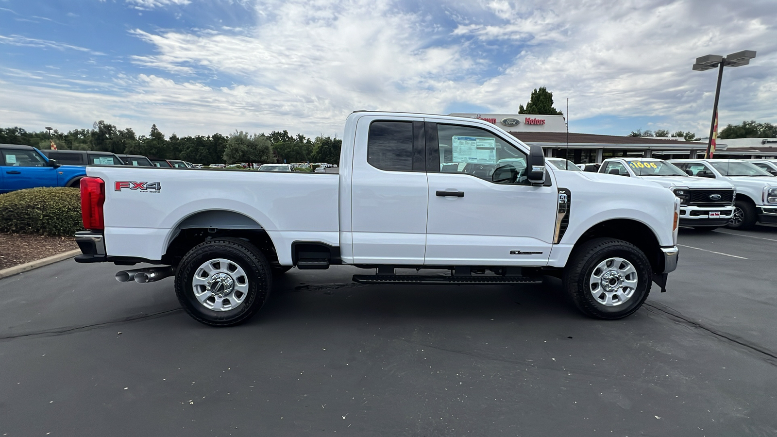 2024 Ford Super Duty F-350 SRW XL 3