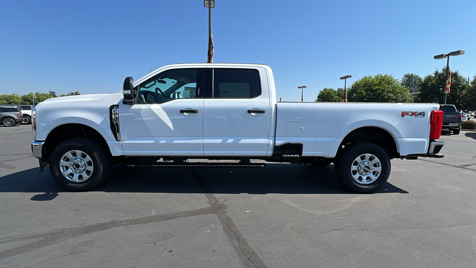 2024 Ford Super Duty F-250 SRW XL 8