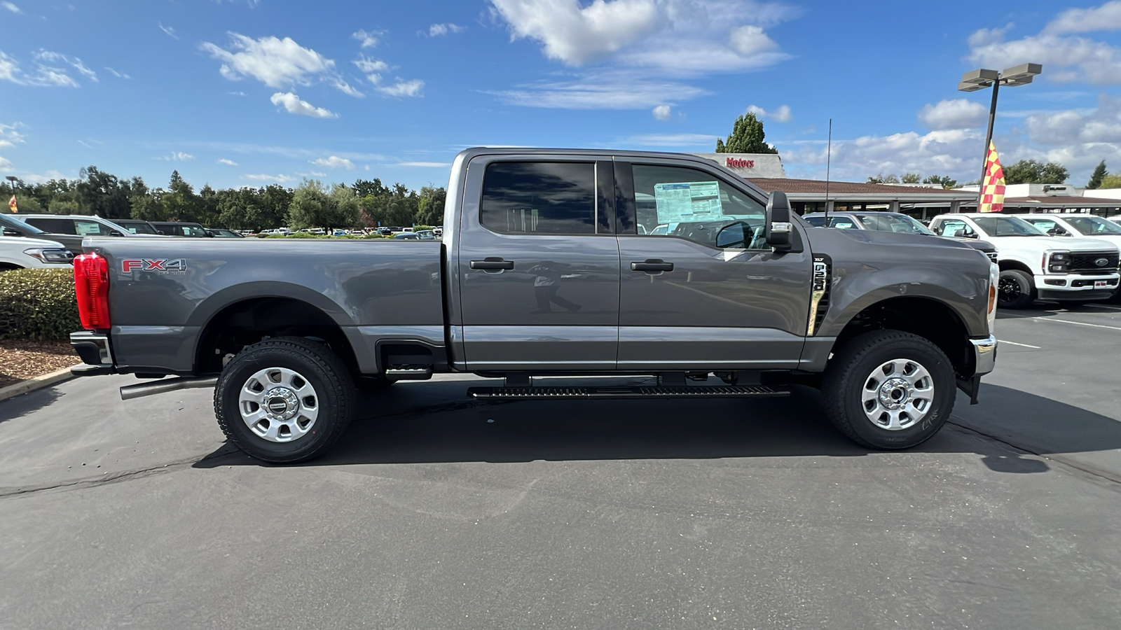 2024 Ford Super Duty F-250 SRW XL 3