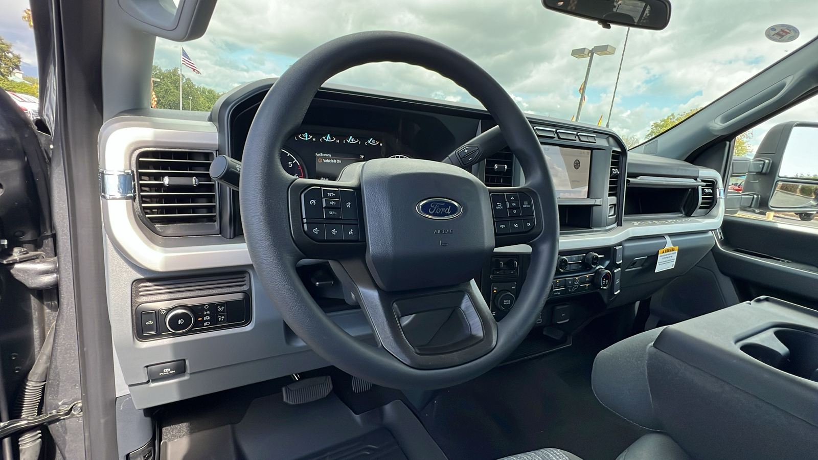 2024 Ford Super Duty F-250 SRW XL 24