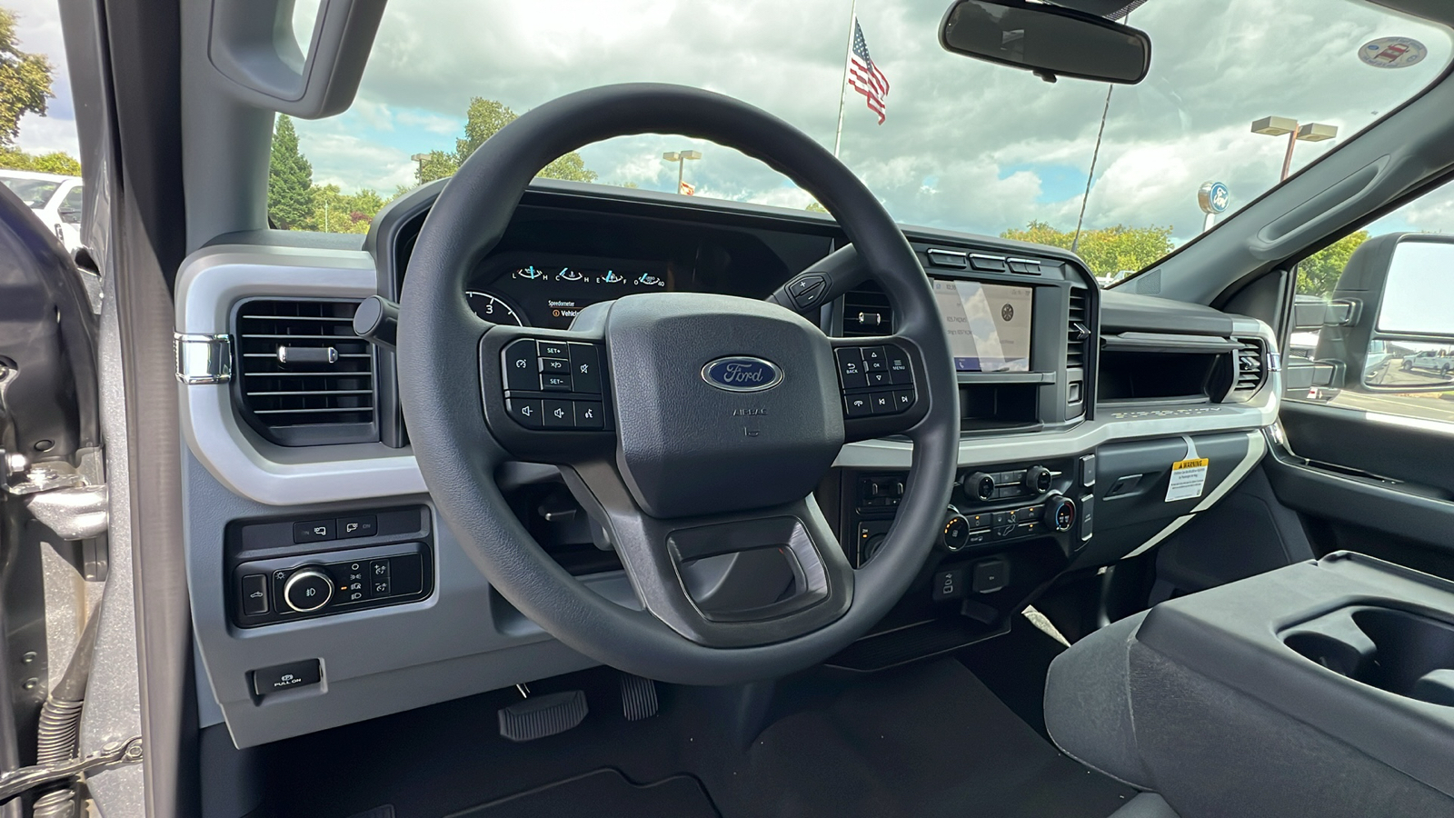 2024 Ford Super Duty F-250 SRW XL 24