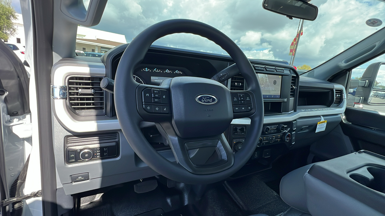 2024 Ford Super Duty F-350 SRW XL 24