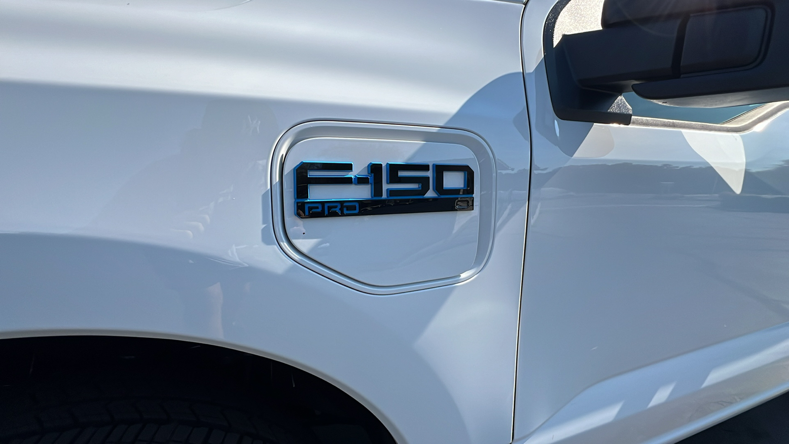 2024 Ford F-150 Lightning Pro 12