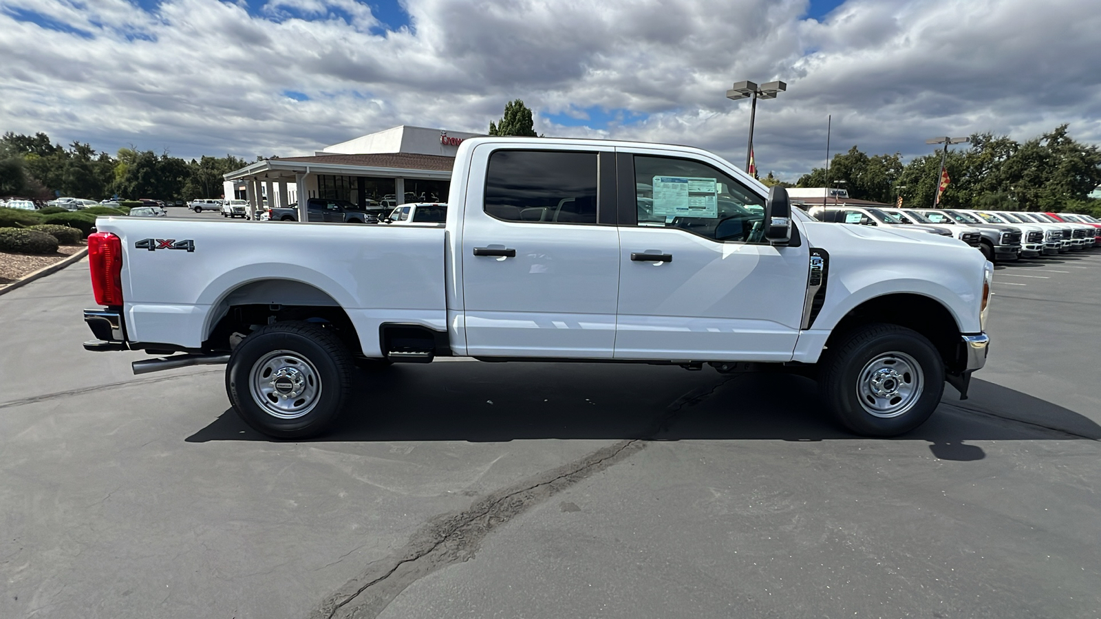 2024 Ford Super Duty F-250 SRW XL 3