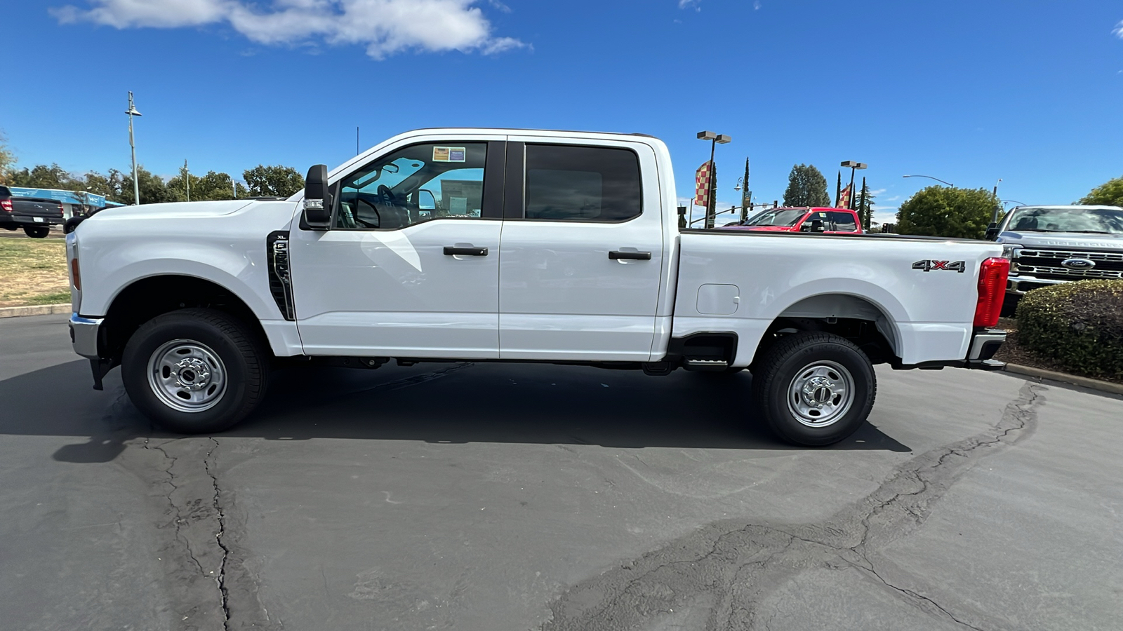 2024 Ford Super Duty F-250 SRW XL 8