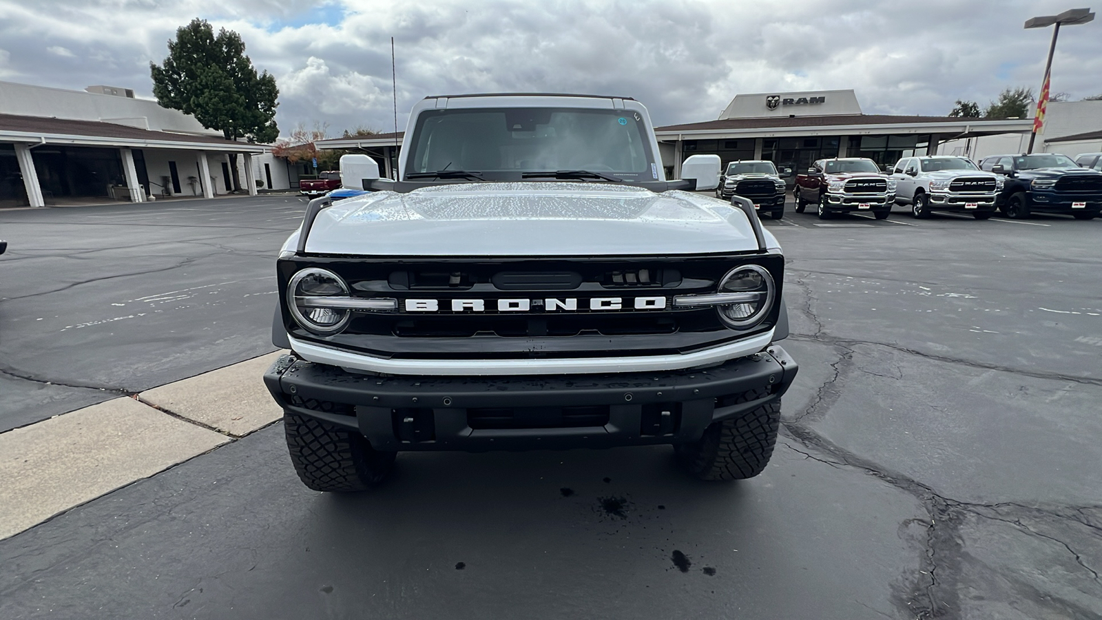 2024 Ford Bronco Outer Banks 9