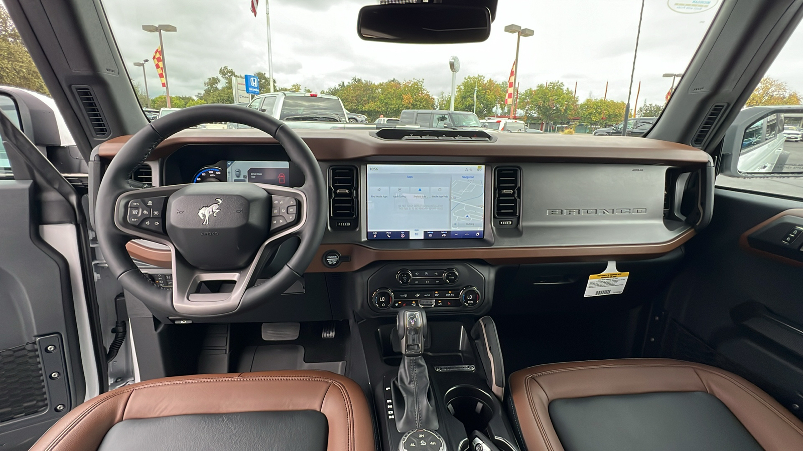 2024 Ford Bronco Outer Banks 17