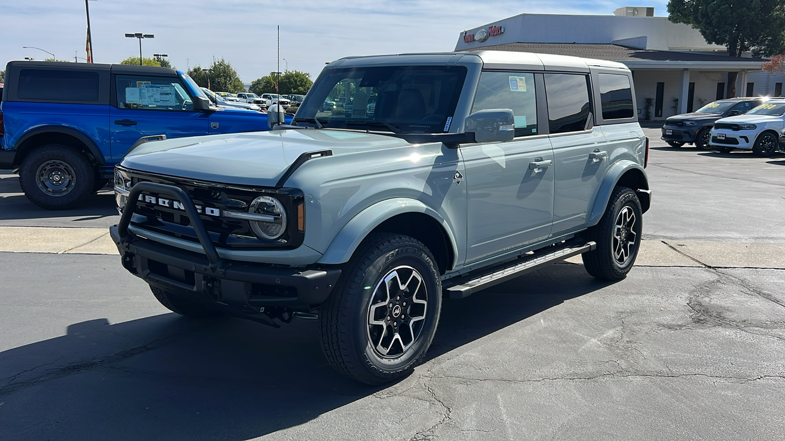 2024 Ford Bronco Outer Banks 1