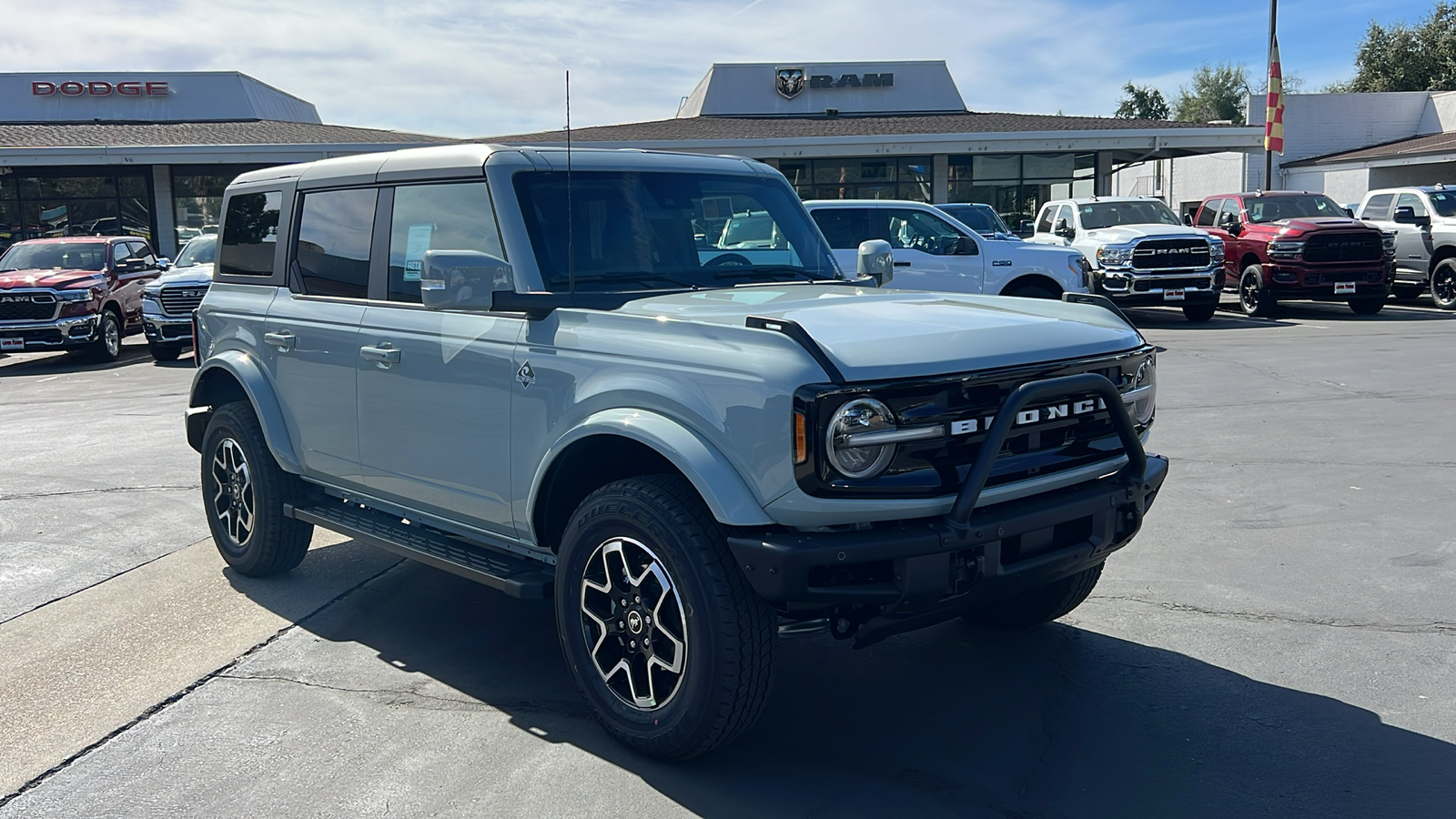 2024 Ford Bronco Outer Banks 2