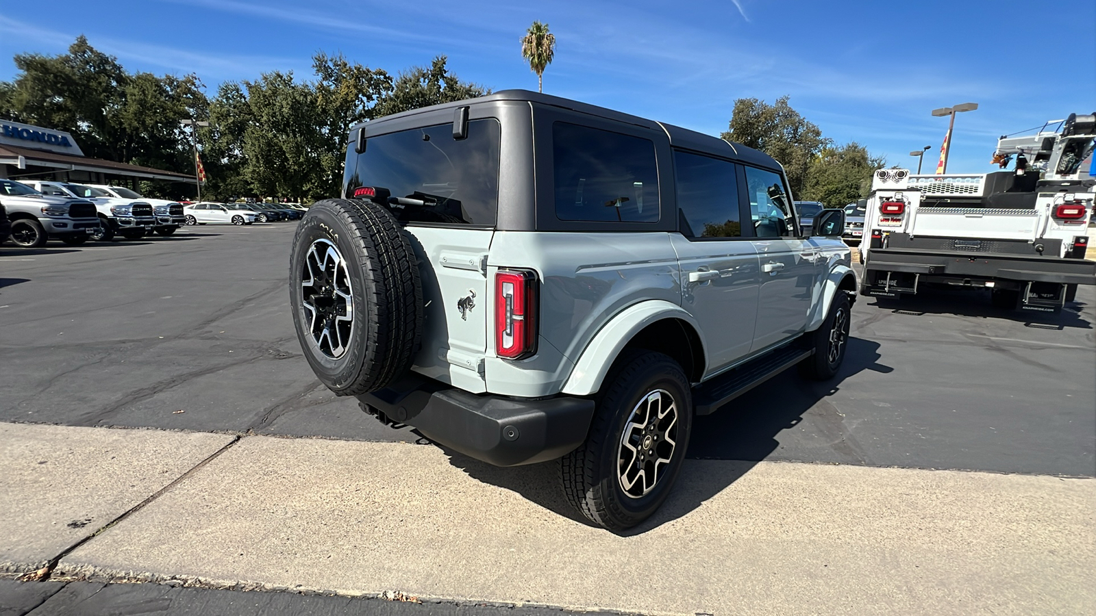 2024 Ford Bronco Outer Banks 4