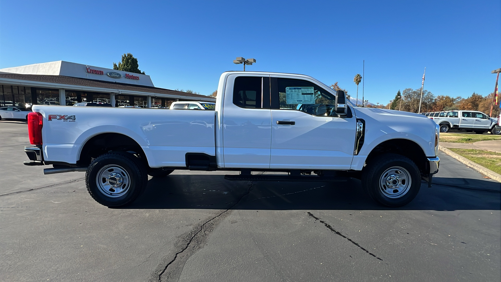 2024 Ford Super Duty F-350 SRW XL 3