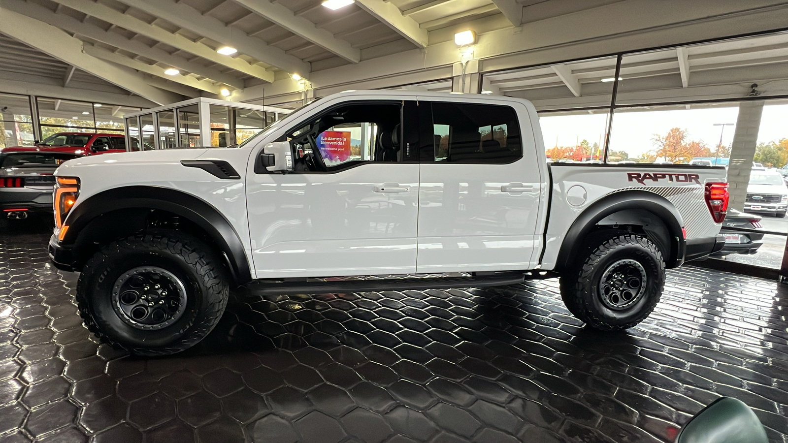 2024 Ford F-150 Raptor 8