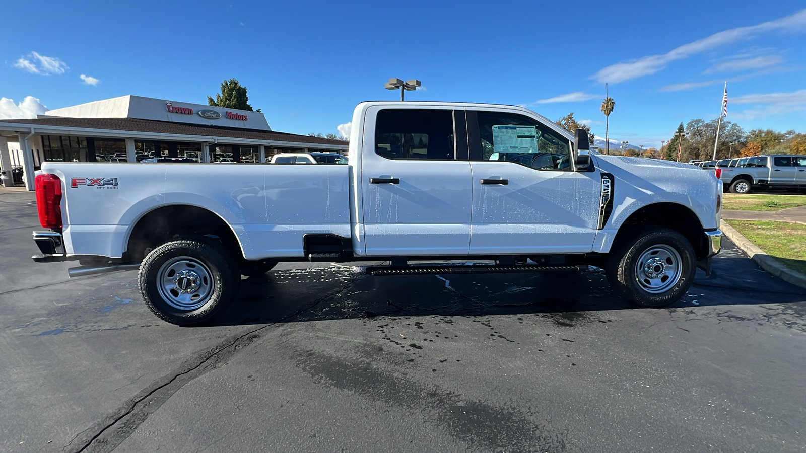 2024 Ford Super Duty F-350 SRW XL 3