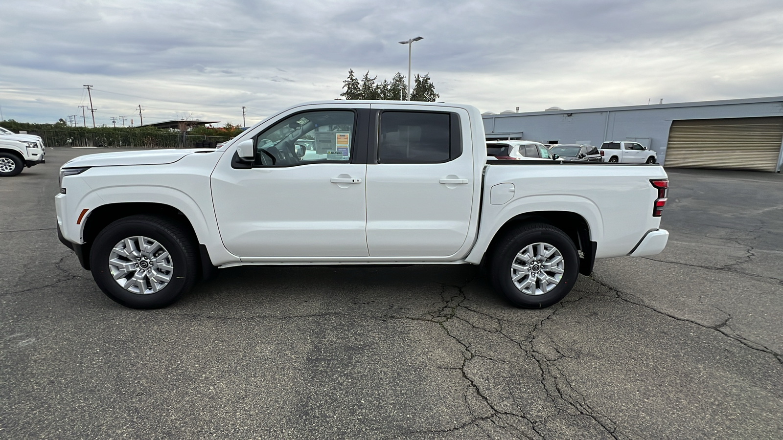 2024 Nissan Frontier SV 8