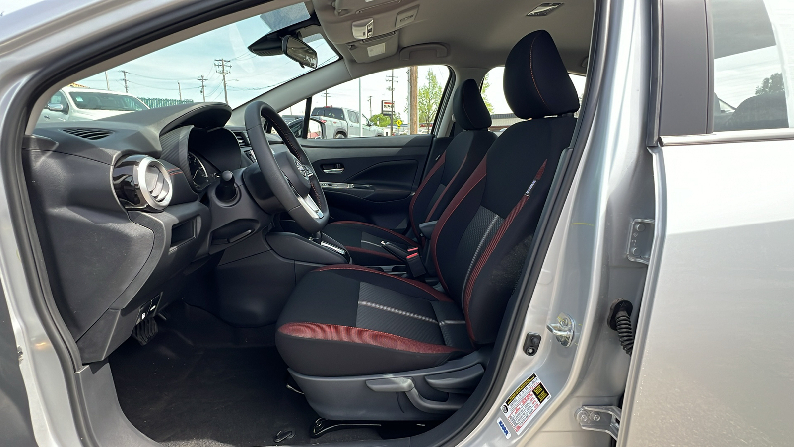 2024 Nissan Versa SR 32