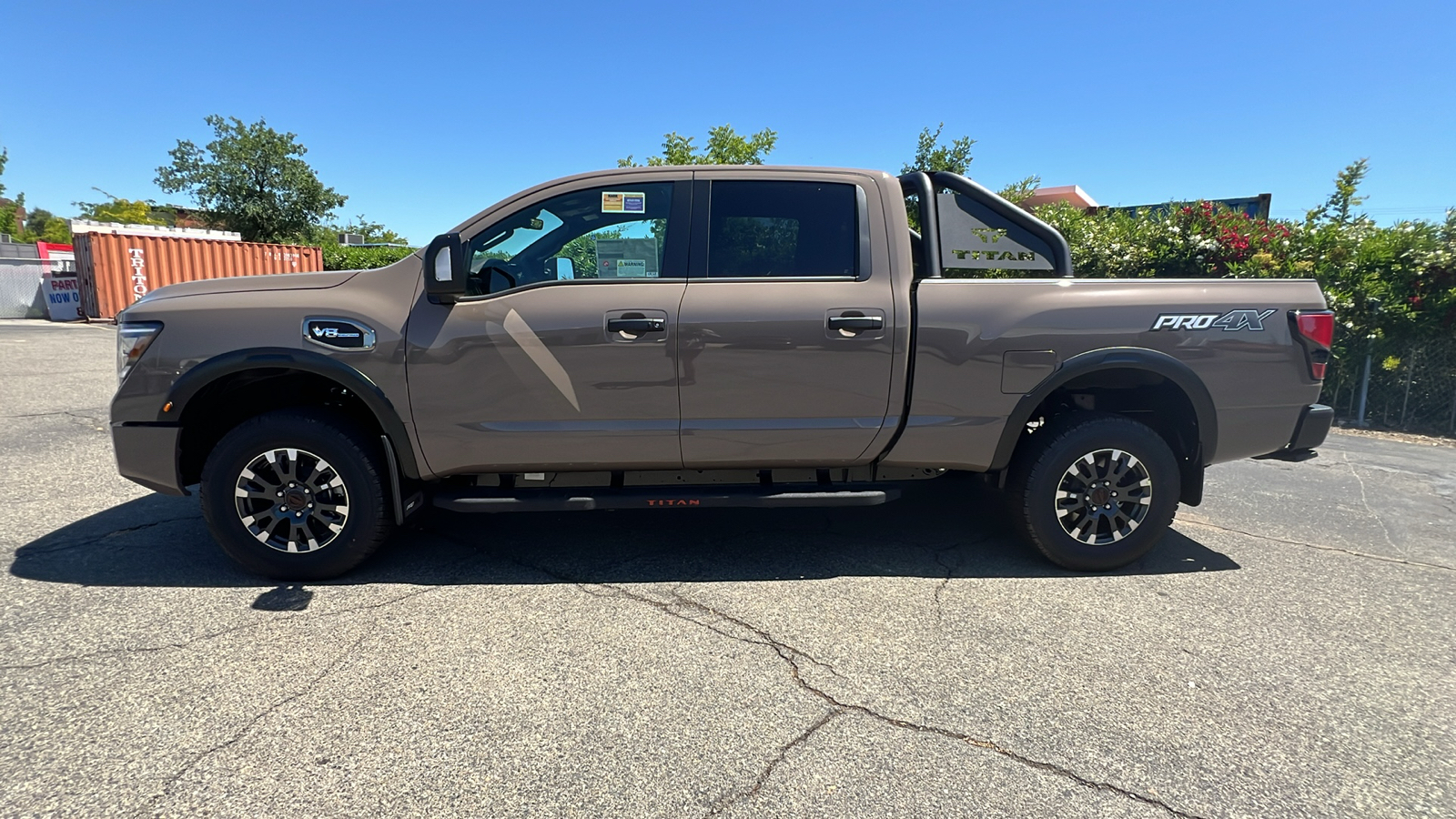 2024 Nissan Titan XD PRO-4X 8