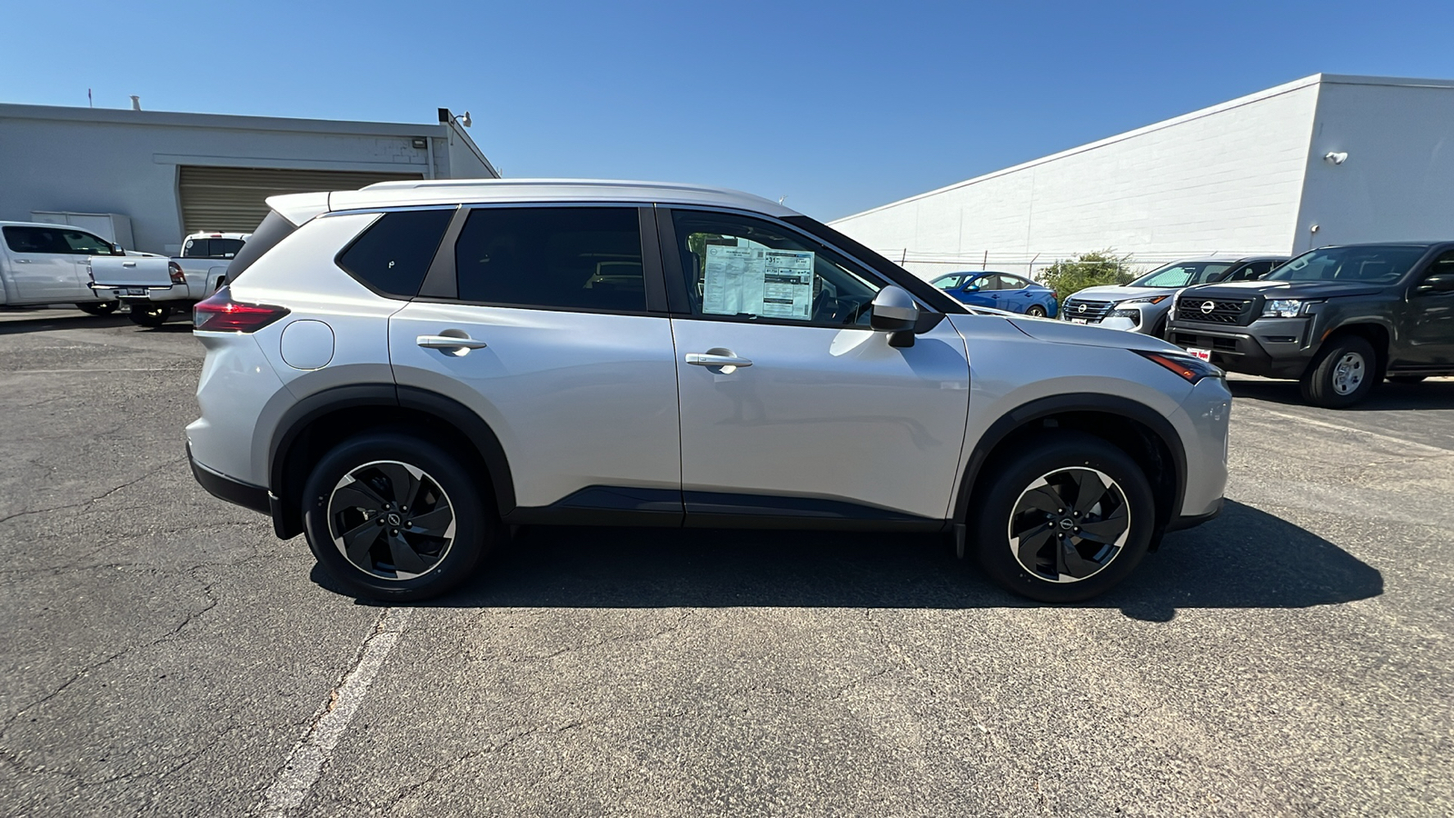 2024 Nissan Rogue SV 3