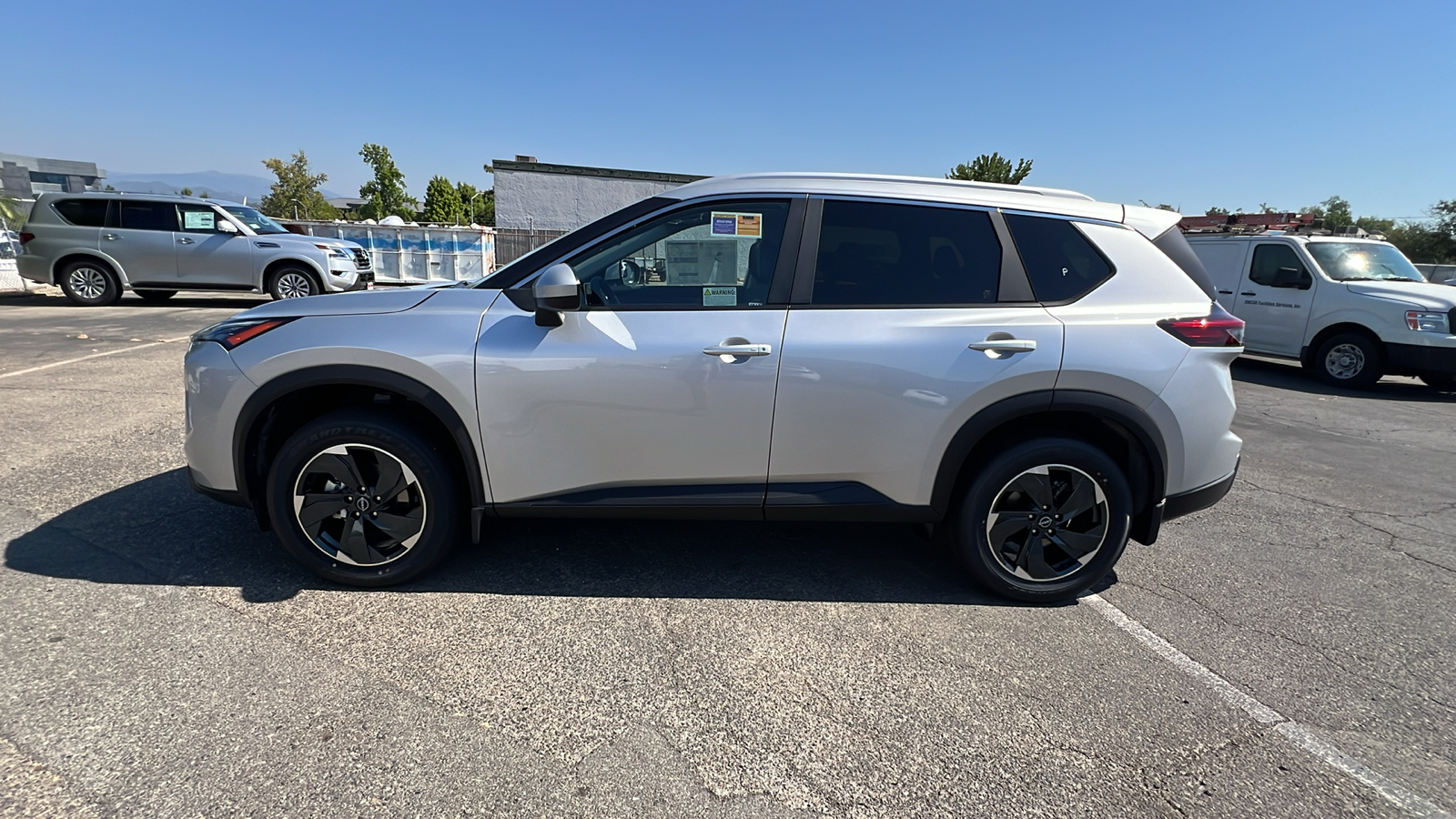 2024 Nissan Rogue SV 8