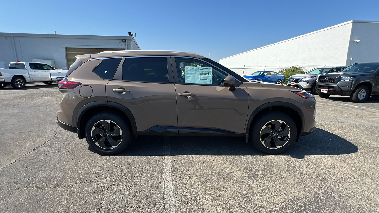 2024 Nissan Rogue SV 3