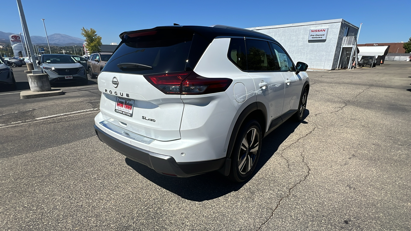 2024 Nissan Rogue SL 4