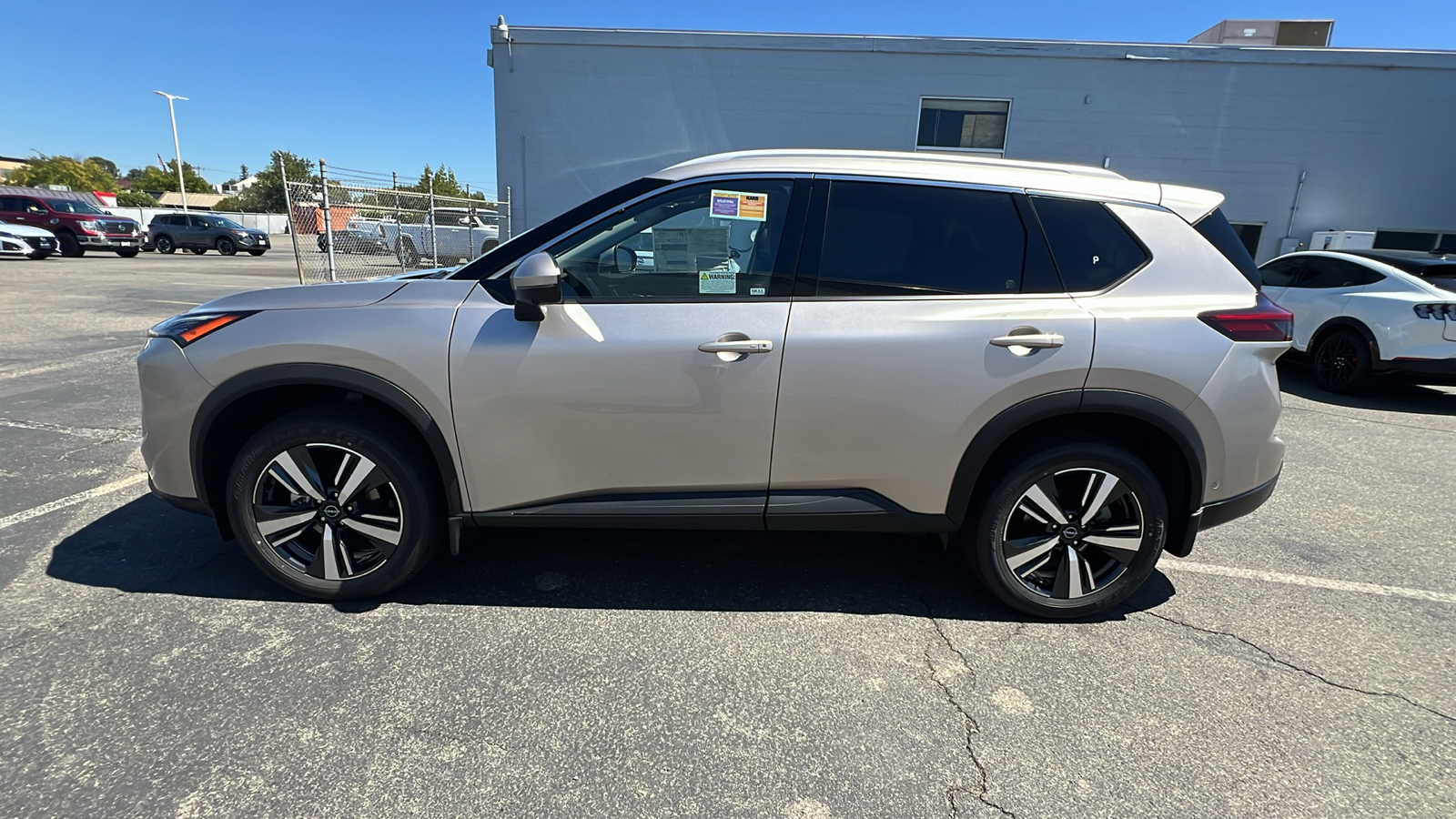 2024 Nissan Rogue SL 8