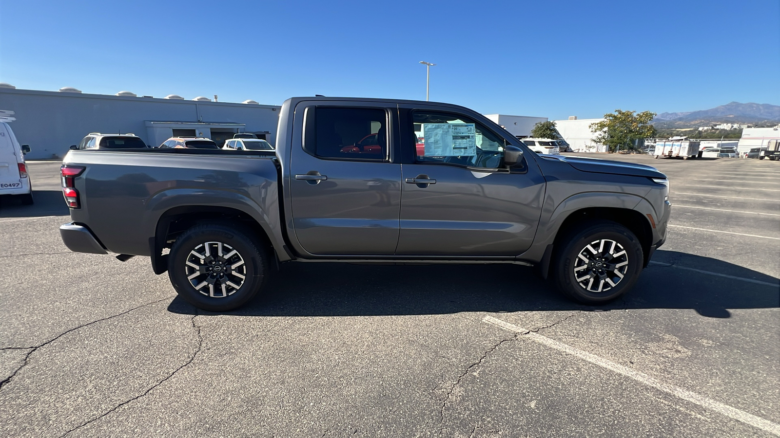 2024 Nissan Frontier SL 3