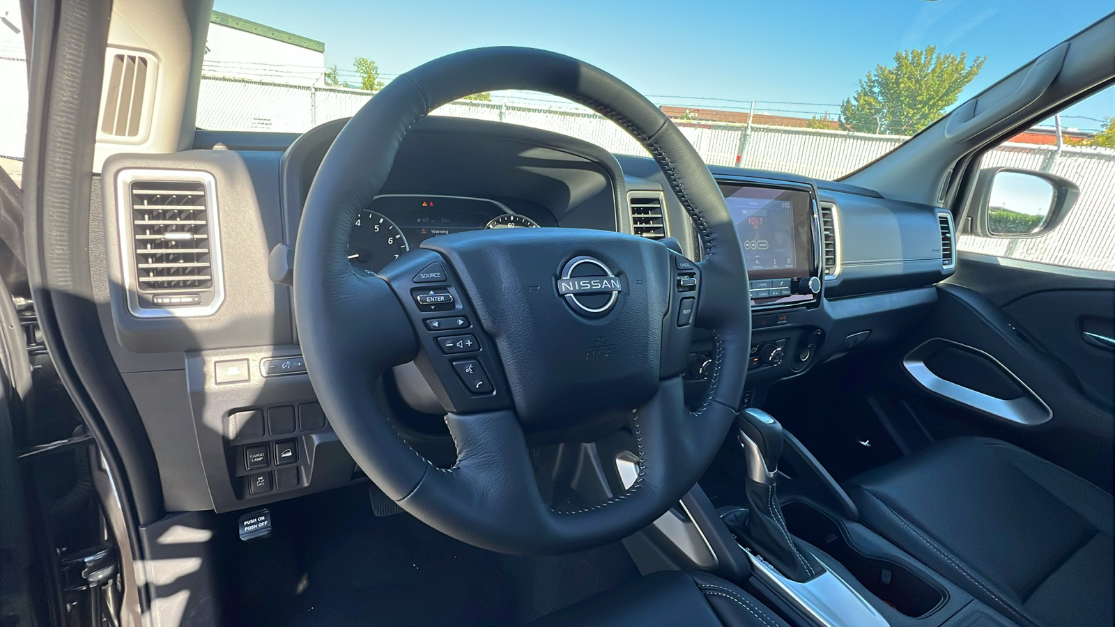 2024 Nissan Frontier SL 23