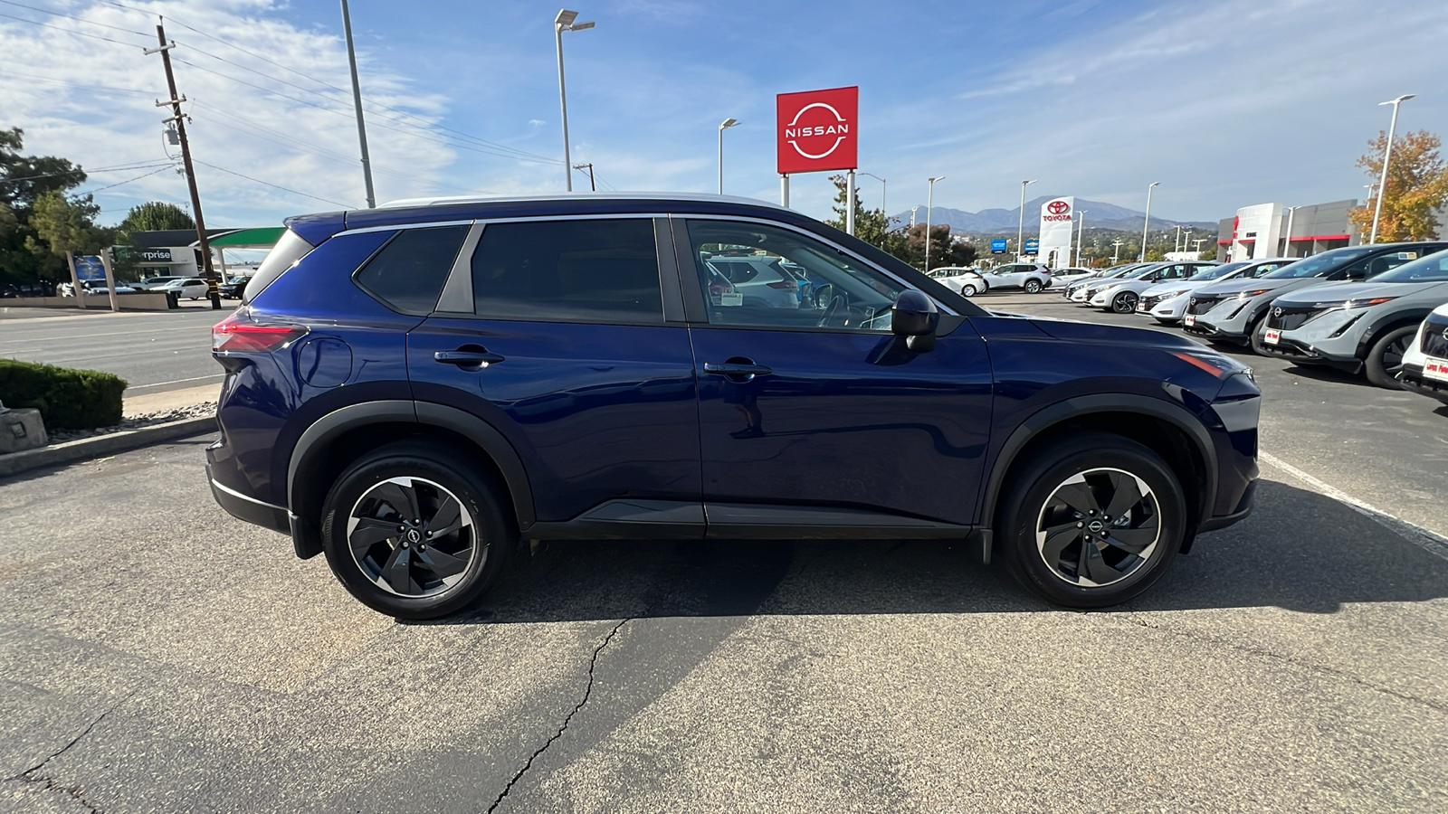 2024 Nissan Rogue SV 3