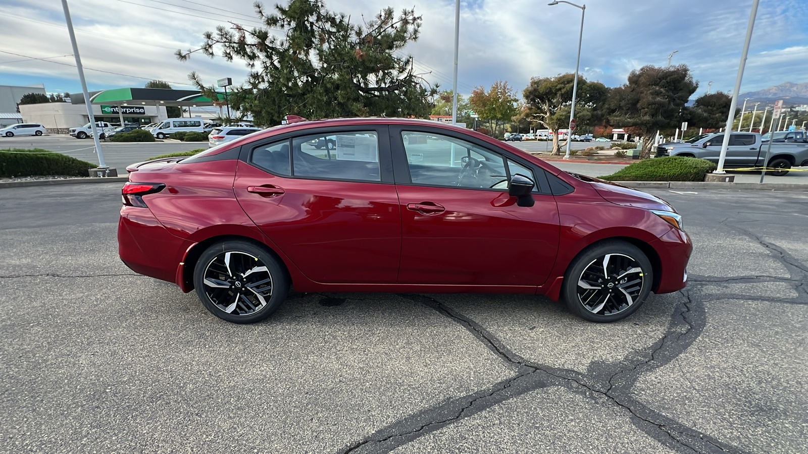 2024 Nissan Versa SR 3