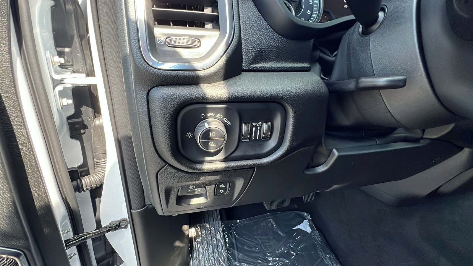 2025 Ram 1500 Laramie 31