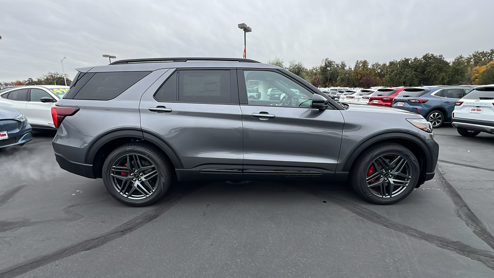 2025 Ford Explorer ST 3