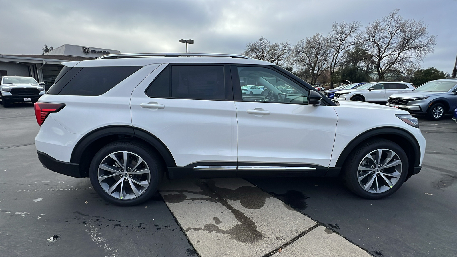 2025 Ford Explorer Platinum 3