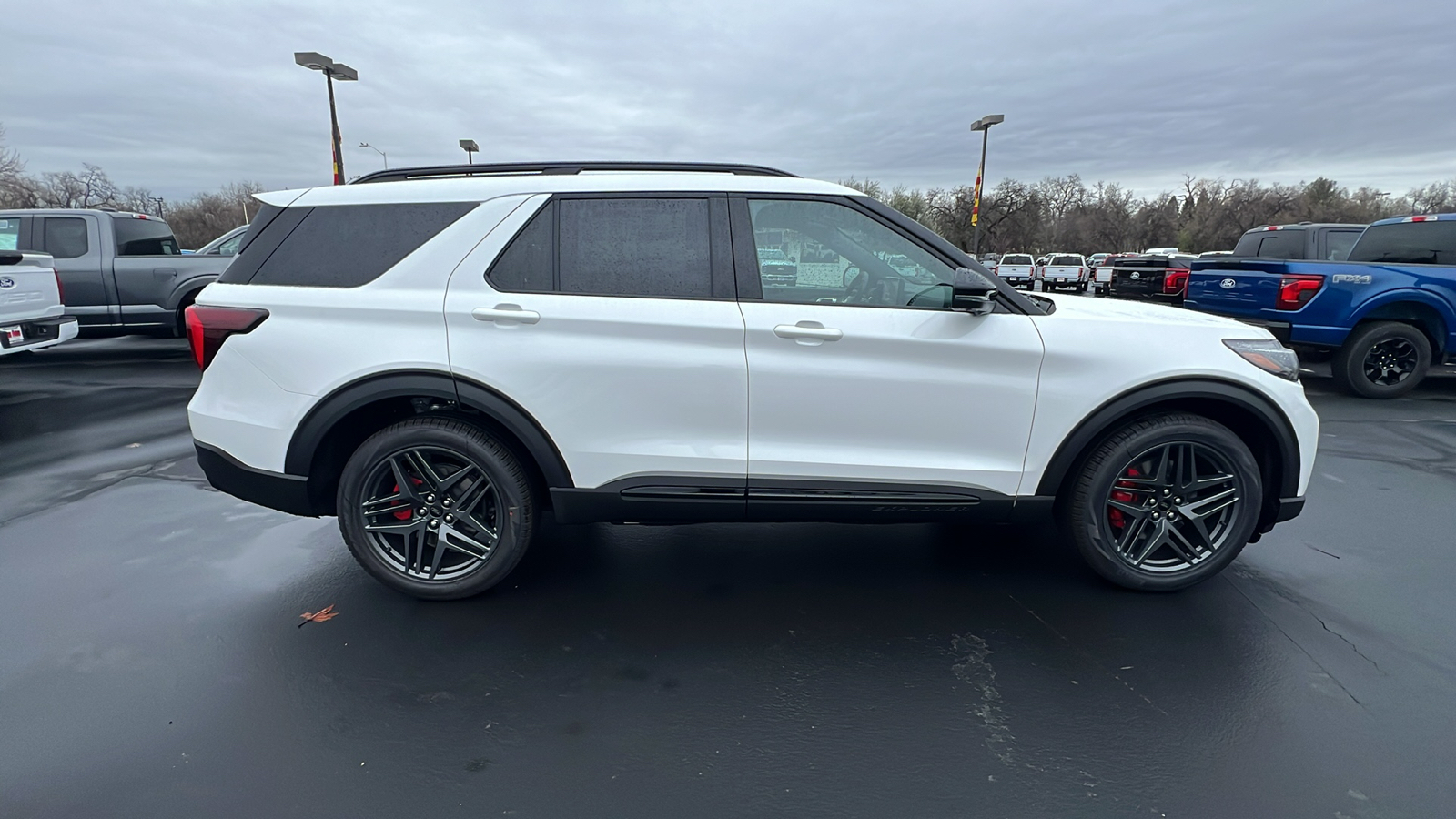 2025 Ford Explorer ST 3