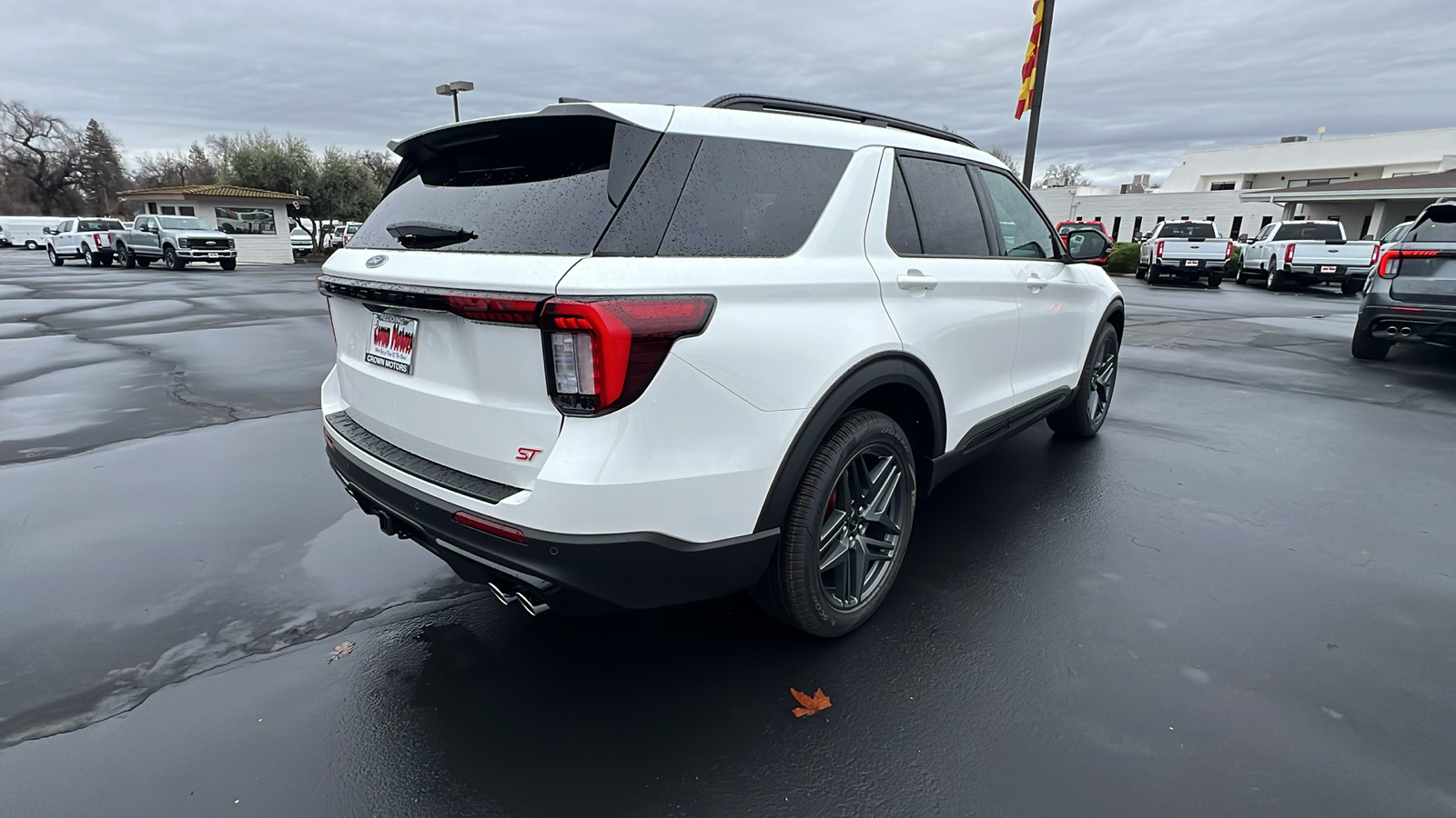 2025 Ford Explorer ST 4