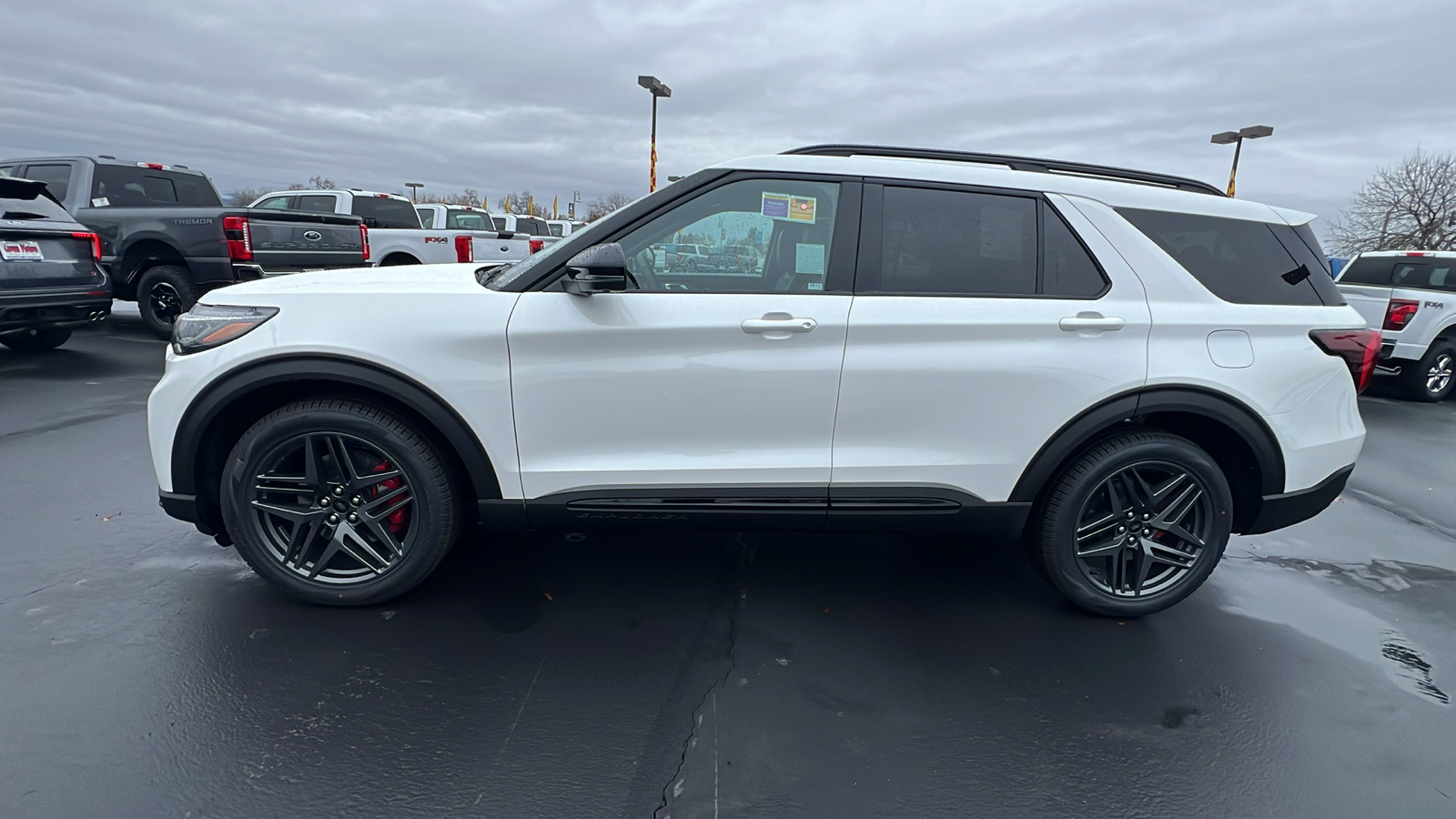 2025 Ford Explorer ST 8