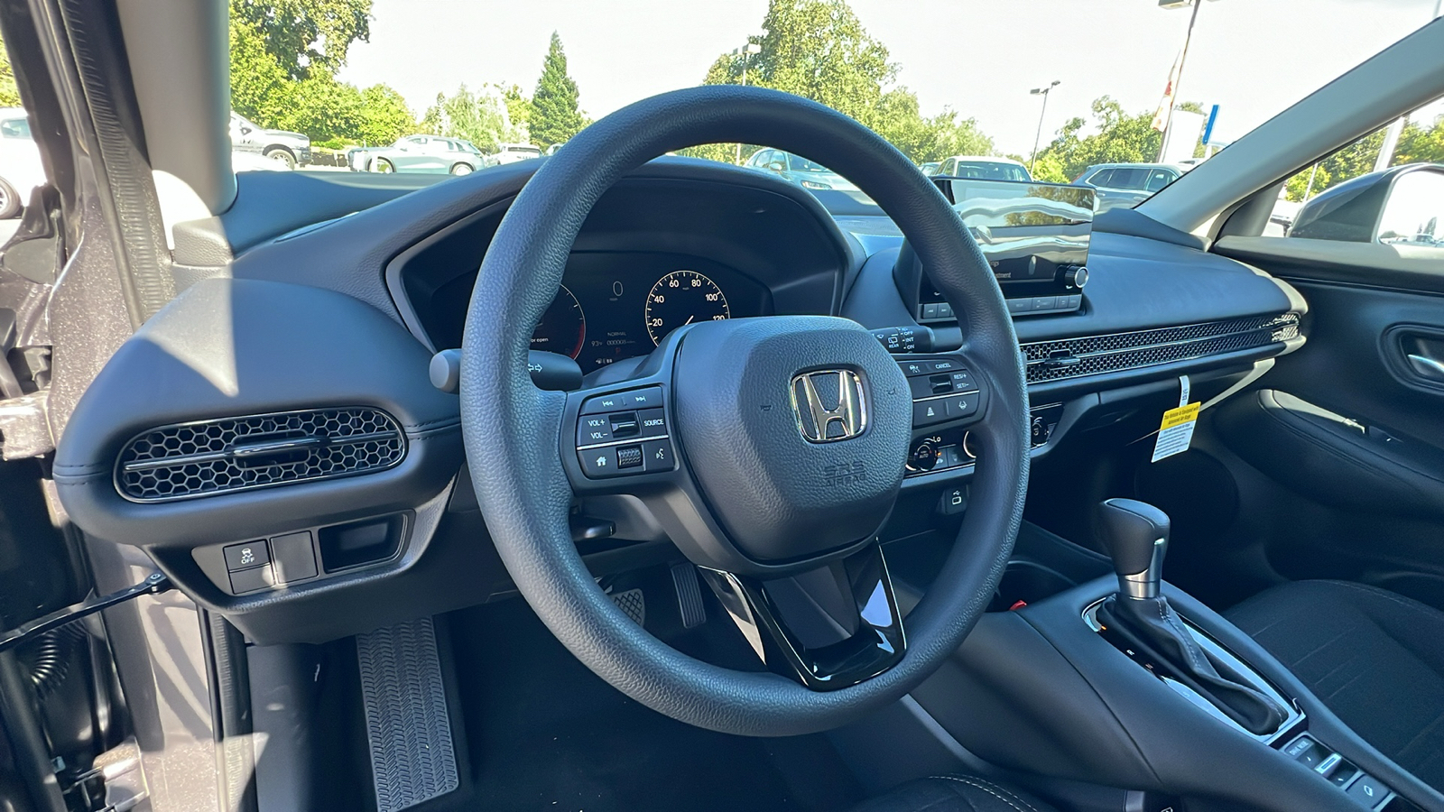 2025 Honda HR-V LX 24