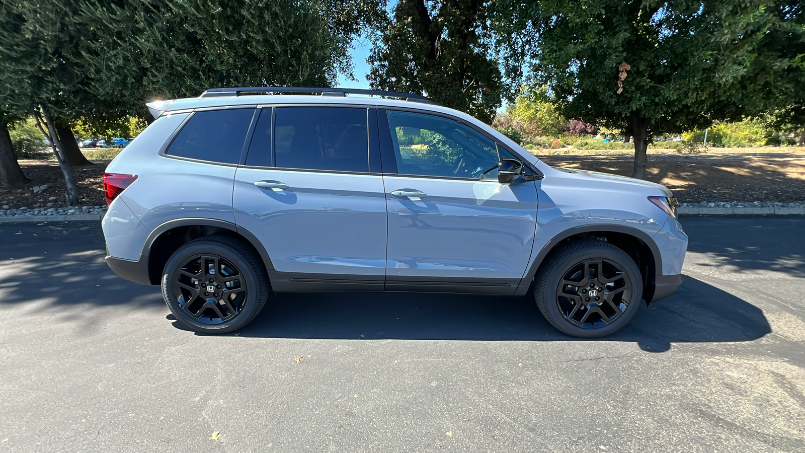 2025 Honda Passport Black Edition 3