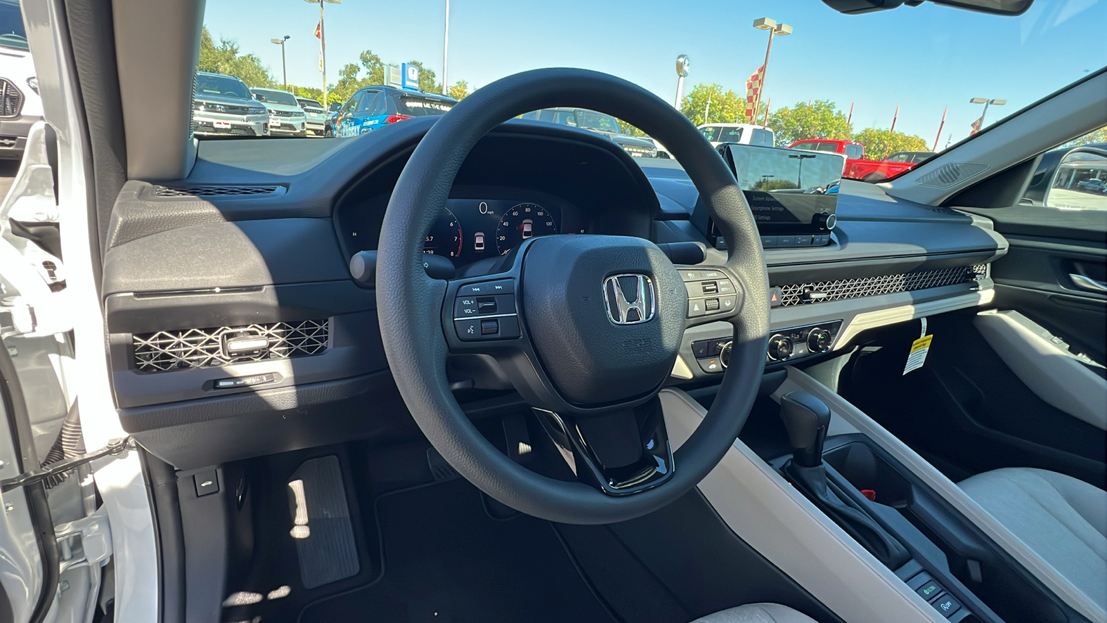 2025 Honda Accord Sedan SE 23