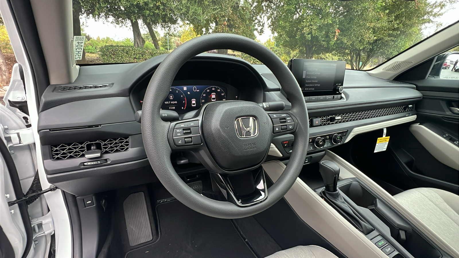 2025 Honda Accord Sedan SE 23